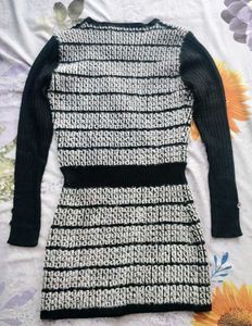 Chic Black &amp; White Knit Dress
