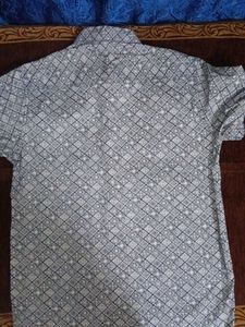 Patterned Men&#39;s Casual Shirt