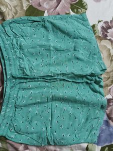 Women&#39;s cotton shorts - Combo of 4