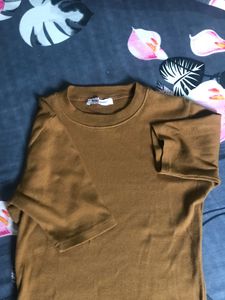 Fitted crop top