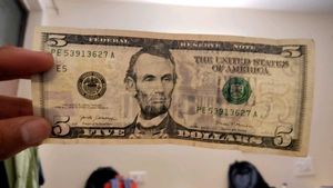 $5 Dollar Note