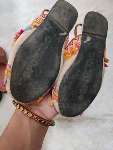 Boho Chic Tasseled Juttis