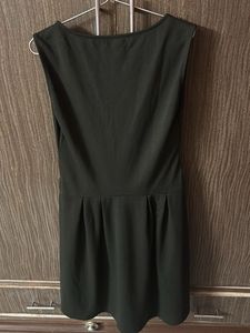 Simple Black Sleeveless Dress