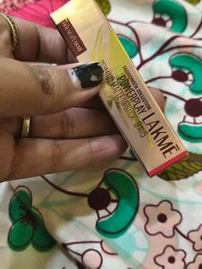 Lakme 9to5 Priming Matte Lipstick