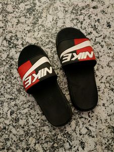 PREMIUM NIKE SLIDES (UNISEX)💥💯