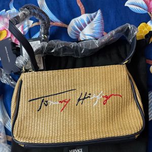 -clearance Sale 🆕 Tommy Hilfiger Handbag(has Flaw