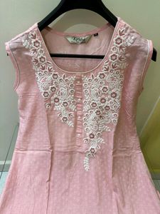 Women&#39;s Sleeveless Kurta