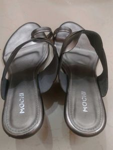 Original Mochi Women&#39;s Footwear
