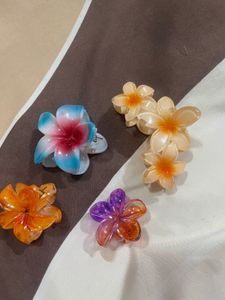 Flower Hair Clips (Set of 4)