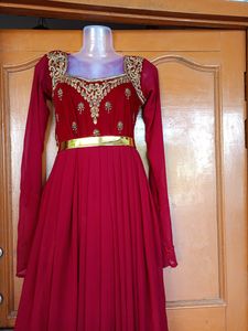 Gorget Maroon Flary Goun