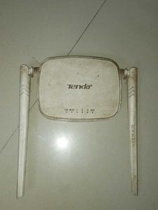 Router Tenda WiFi With All Wires