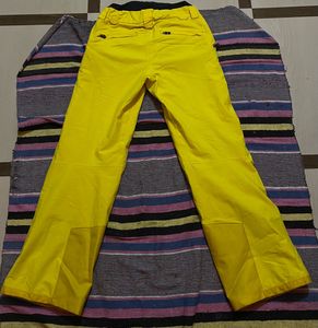 Yellow baggy Ski Pants