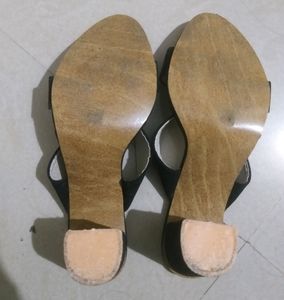 Black Sandal - Size 6