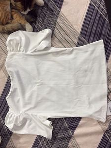 White Puff Sleeve Top -with Tag, Never Wore