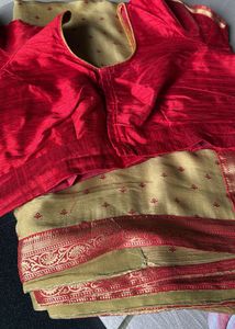 Golden Embroidered Border Print Saree with Blouse