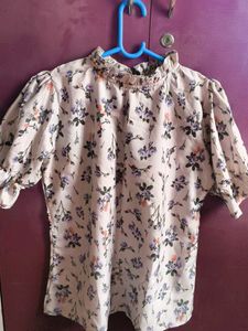 Floral Print Ruffle Neck Top