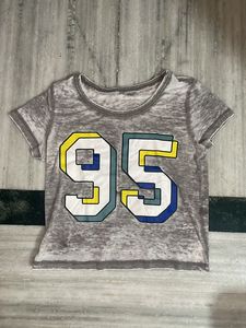 Stylish Vintage T Shirt 🩶