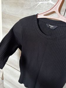 Black Ribbed TShirt by Max | Size S