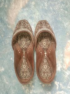 Women Jutti
