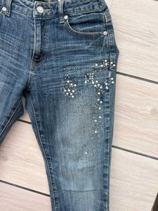 Girl Stone Ingrave Jean
