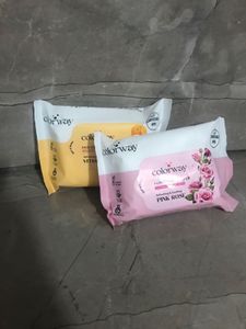 2 Colorway Face Wipes