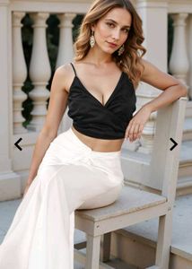 Black Sleeveless Crop Top