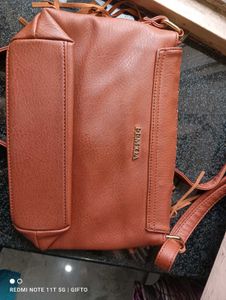 Beautiful Sling Bag. . In A Very Good Condition