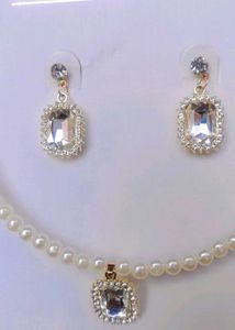 Elegant Pearl Jewelry Set