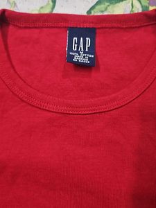 Gap Tshirt
