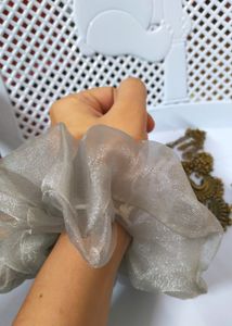 Scrunchy Bow