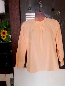 Peach Blouse with Pearl Detail💋