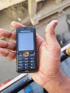 Sony Ericson W200i