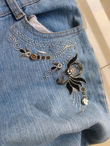 Jeans For Women Waist Size 32 and Length is 40