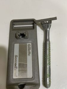 Gillette Razor With Blade