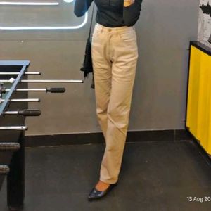 High-waisted Straight Beige Jeans