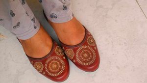 Brown Embroidered Juttis
