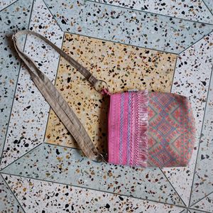 ELEGANT SLING BAG