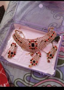 Jewelry Set With Ad Srone