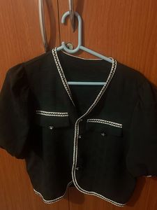 Chic Black Cropped Blazer