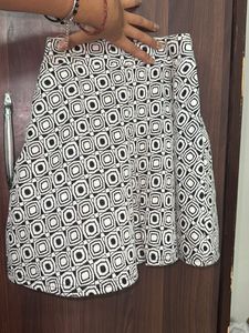 Geometric Print Skirt