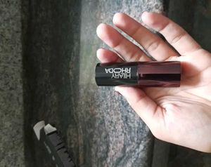 Hilary Rhoda Lipstick