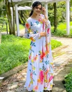 Women&#39;s Beautiful White Long Gown