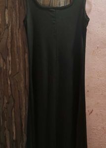 Sleek Black Sleeveless Midi Dress