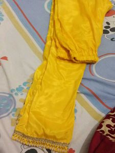 Beautiful Yellow Stitched Net Suit✨💛