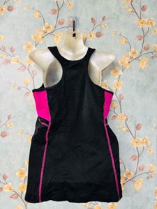 Sporty Black Top With Bra Attached