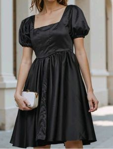 Chic Black Puff Sleeve Dress