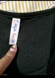 Black Puff Sleeve Crop Top