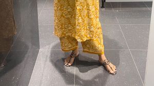 Combo -  Tory Burch Flats