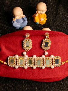 Elegant Mirror &amp; Pearl Choker Set