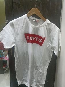 White Levis Print T-shirt Size L